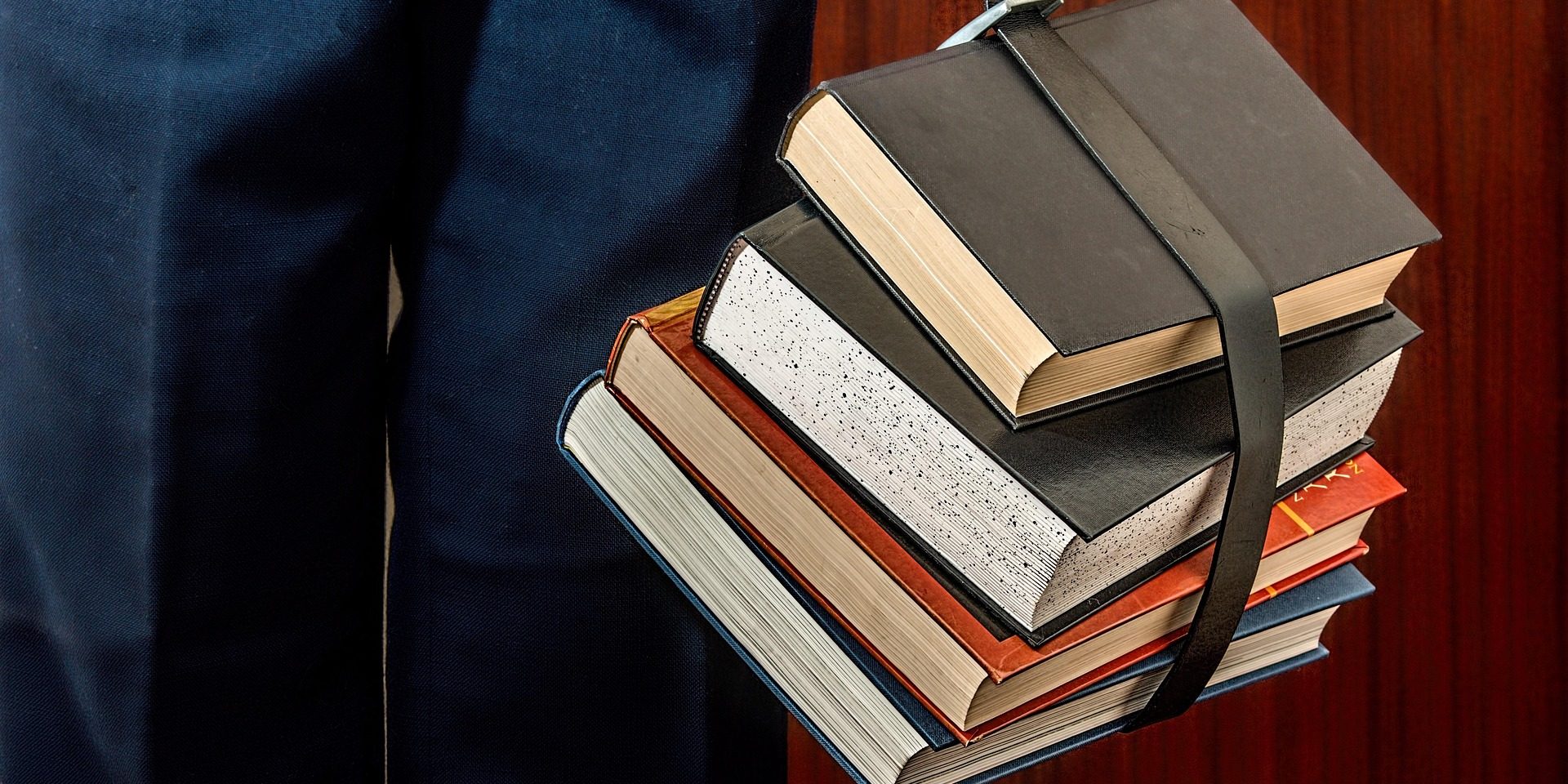 stevepb-books-1012088_1920